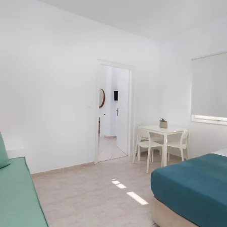 La Mer Seaside Apartment