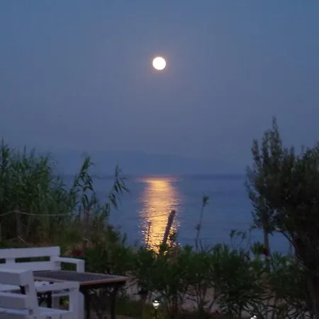 Apartment La Mer Seaside